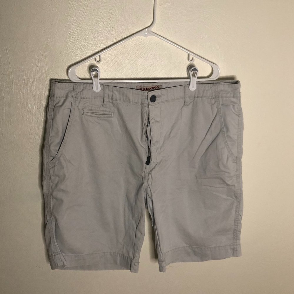 Arizona Men's Casual Tan Flat Front Shorts Size 40